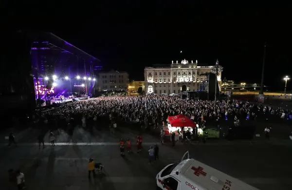 Koncert ameriškega rockerja je na Veliki trg privabil precej manj 
ljudi kot nastop skupine Iron Maiden. 