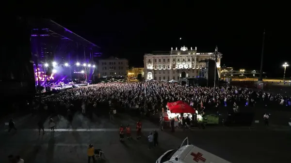 Koncert ameriškega rockerja je na Veliki trg privabil precej manj 
ljudi kot nastop skupine Iron Maiden. 