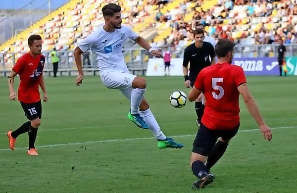 Sedem žog v mreži Tabora