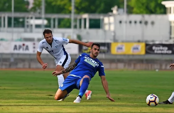 Jani Curk (v belem) s 24. leti sodi med starejše nogometaše v 
letošnji zasedbi Gorice. 