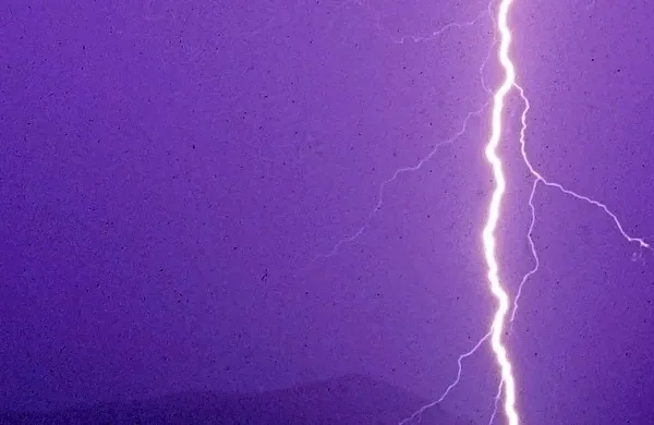 V Umagu v dveh urah več kot tisoč udarov strel