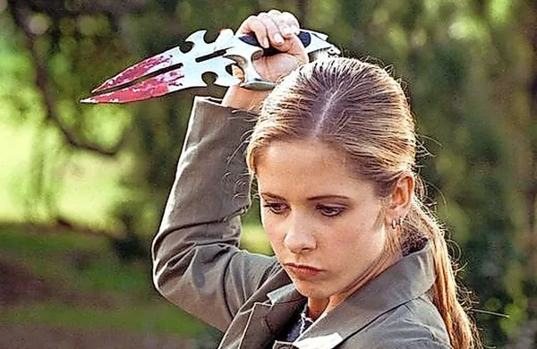 Kdo bo v naslovni vlogi nadomestil po prepričanju mnogih 
oboževalcev nezamenljivo Sarah Michelle Gellar, še ni znano.