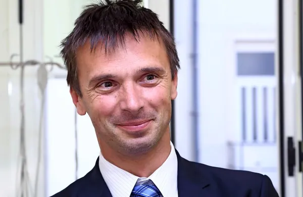 Vse kaže, da je kariera Matevža Ravnikarja na položaju prvega 
moža koprskega zavoda za šport trajala zgolj dober mesec.