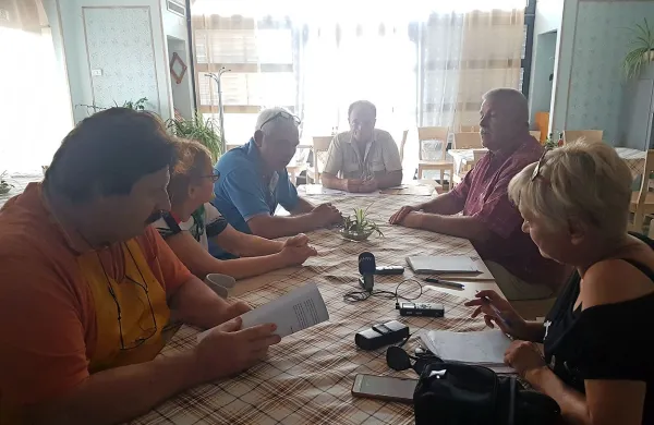 Skupina obrtnikov, ki ji je uspelo s tožbo proti koprski obrtni 
zbornici, poudarja, da podpira uvedbo neposrednih volitev predsednika zbornice, toda na zakonit način. 