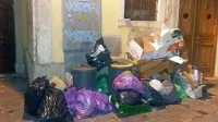 Sistem z odlaganjem vreč na ulico je na preizkušnji predvsem v 
poletnih mesecih.