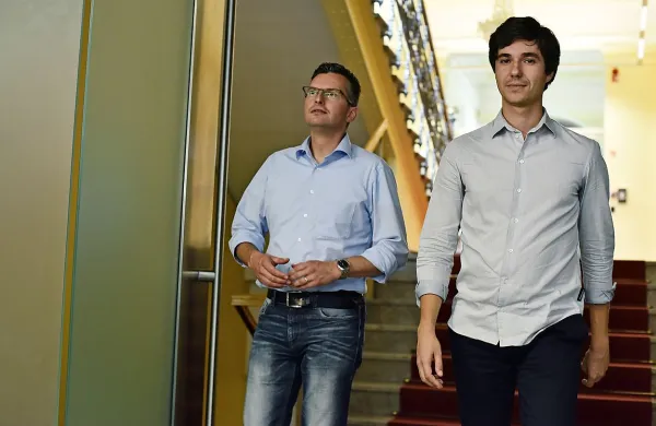 Kakšni bodo nadaljnji koraki predsednika LMŠ oziroma omenjene 
peterice strank, ni znano, so bili pa njihovi predstavniki že pred 
torkovo odločitvijo sveta Levice zadržani do možnosti manjšinske 
vlade.