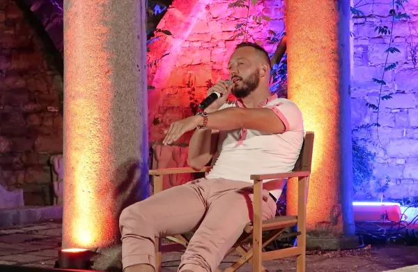 Zlatkov sedeči raperski “pogovor” z občinstvom je bil poln naukov 
o tem, kaj v življenju zares šteje.