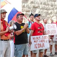 Zahtevajo ukinitev oddaje in spremembo zakona RTV