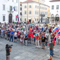 Zahtevajo ukinitev oddaje in spremembo zakona RTV