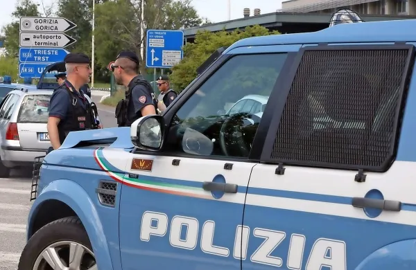 Italijanski policisti so pred dnevi ustavili Albanca, ki sta se peljala 
z avtom, ukradenim v Krškem.