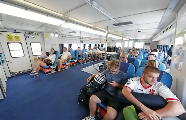 Potniki hidrogliserja lahko s četrtega pomola v Trstu dosežejo 
Piran, Rovinj, Poreč, Pulj in Mali Lošinj v zelo kratkem času.