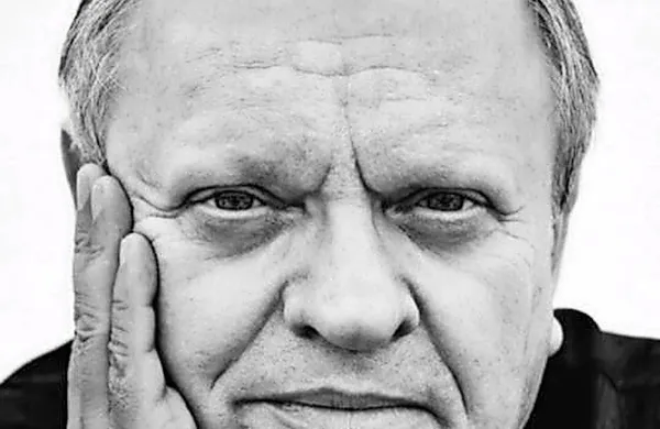 Francoski kuharski mojster z največ Michelinovimi zvezdicami na 
svetu Joel Robuchon je danes v starosti 73 let umrl v Ženevi v 
Švici.