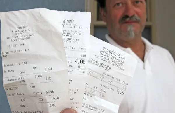  Blažič je v prvem portoroškem lokalu za pol litra radenske odštel 
pet evrov, v drugem za liter te pijače štiri evre, v tretjem pa spet za 
pol litra 1,70 evra.