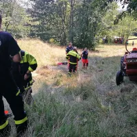 Med ko&scaron;njo ga je povozil traktor