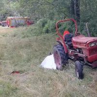Med ko&scaron;njo ga je povozil traktor