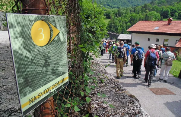 Tematska pot povezuje osem tabel na točkah, kjer so bili posneti 
najbolj znani prizori filma.