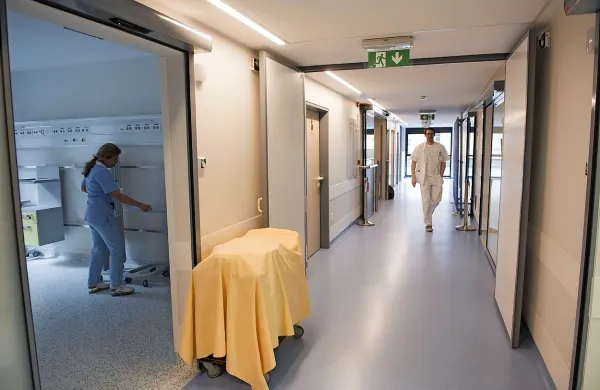 V nekaterih sobah ljubljanske porodni&scaron;nice tudi 29 stopinj Celzija