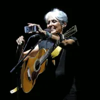 Joan Baez, glas upora in miline