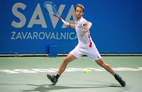 Francoz Constant Lestienne je v četrtfinalu izločil tudi prvega nosilca Ukrajinca Sergeja Stakhovskega.
