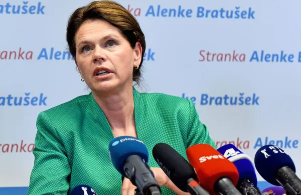 Generalni sekretar SAB Jernej Pavlič je potrdil, da je stranka 
odstopila od želje po podpredsedniškem mestu za Alenko Bratušek. 