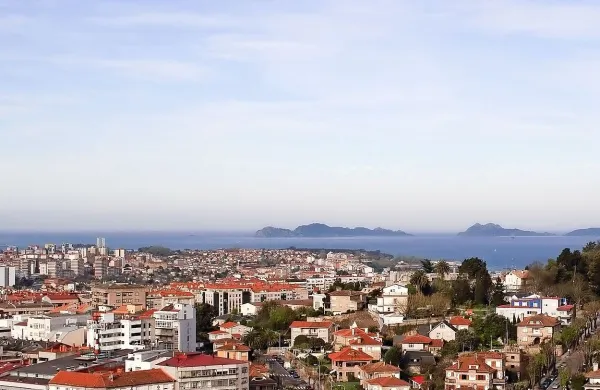Na obali mesta Vigo na severozahodu Španije je ponoči zavladala 
panika. Fotografija je simbolična.