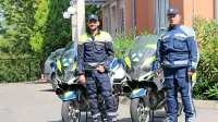 Alan Vižintin (levo) in Borut Hojsak (desno) sta nova policijska 
motoristična inštruktorja.
