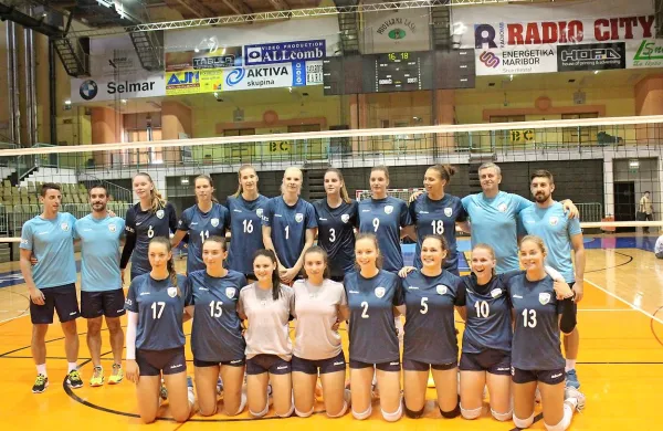 Slovenska reprezentanca je večino priprav opravila na prizorišču 
jutrišnje tekme.