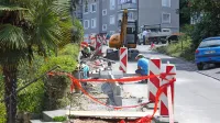 V Klaričevi ulici v Semedeli  sanirajo  in širijo cestišče, zgradili bodo 
pločnik in  ekološki otok.