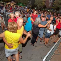 Železni repertoar morskih dobrot, glasbe in zabave