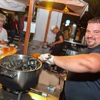 Železni repertoar morskih dobrot, glasbe in zabave