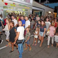 Železni repertoar morskih dobrot, glasbe in zabave