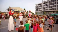 Organizatorji festivala Zmaj 'ma mlade (na fotografiji lansko 
odprtje) vedno poskrbijo za kakovosten, nekomercialen in nekoliko drugačen program.