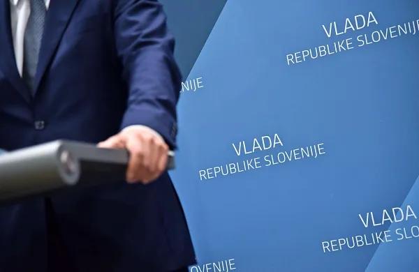Med strankami odmeva dogovorjena razdelitev vladnih resorjev med partnerje