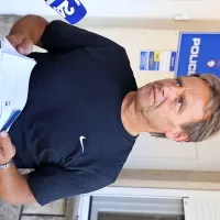 Bovški župan je potne listine folklornim plesalcem s Kube izročil 
sinoči na zaključku festivala v Čenti.