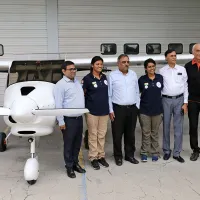 Indijski pilotki s Pipistrelovim letalom na poti okrog sveta