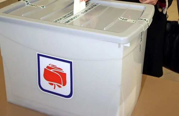 Državna volilna komisija (DVK) je danes brez razprave potrdila 
rokovnik za izvedbo lokalnih volitev, ki bodo 18. novembra.