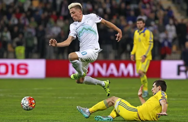 Barcelona si želi v svoje vrste pripeljati slovenskega zveznega 
igralca Kevina Kampla.