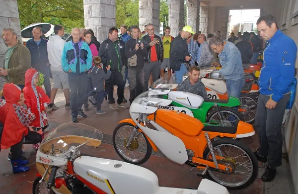 &ldquo;Zastrupljenost&rdquo; z motorjem se ne meni za nebo