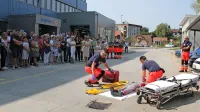 Obiskovalcem, za katere so pripravili tudi dan odprtih vrat, so 
člani ekipe tudi praktično prikazali, kako poteka njihovo delo. 