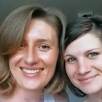 Nikolina Jeretič (levo) in Maja Jerman v sklopu Zavoda PRIMSS 
svetujeta ljudem v težavah, tudi brezplačno.