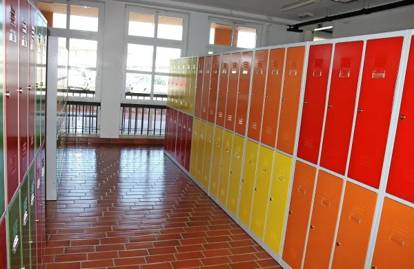 Šolarji v Vipavi se bodo lahko  preobuvali v novih prostorih.