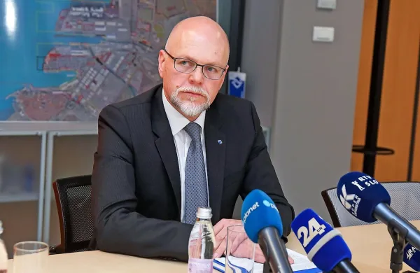 Predsednik uprave Luke Dimitrij Zadel je  prepričan, da je njegova 
uprava rezervacije za morebitne tožbe v višini 15,6 milijona evrov 
oblikovala upravičeno in v skladu z računovodskimi standardi.