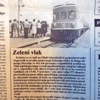 Dve leti za ostalimi večjimi kraji po Sloveniji je bil tudi Koper z Ljubljano povezan 
s poslovnim Zelenim vlakom - “vlakom najvišjega ranga, z vsemi ugodnostmi pri 
vožnji”.

