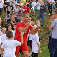 Zvezde na igri&scaron;ču so pregnale oblake in dež