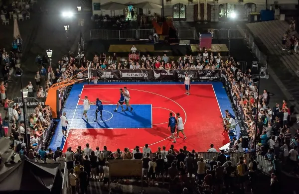 Tudi 3x3 košarka je lahko atraktivna in zanimiva za širše občinstvo.