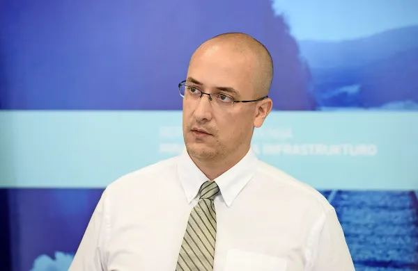 Odbor DZ za infrastrukturo, okolje in prostor je predstavitev 
kandidata Jureta Lebna za ministra za okolje in prostor ocenil kot 
ustrezno. 