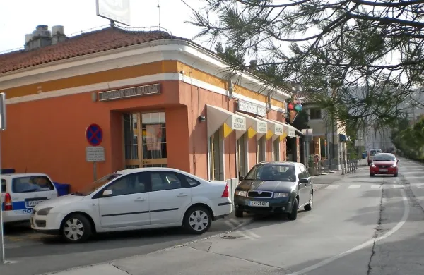 Pred sedmimi leti so kriminalisti preiskali tudi prostore izolske 
gostilne Parangal, ki je v lasti družine Vatovci. 