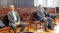  Zaradi domnevnega oškodovanja upnikov sojenje zoper Roberta 
Brajdiha (levo) in Dušana Črnigoja na novogoriškem okrožnem 
sodišču traja že leto in pol.