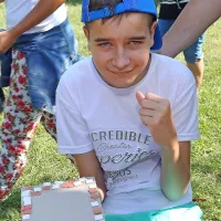 Na ladji in &scaron;e s sladoledom v roki