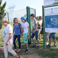 Na ladji in &scaron;e s sladoledom v roki